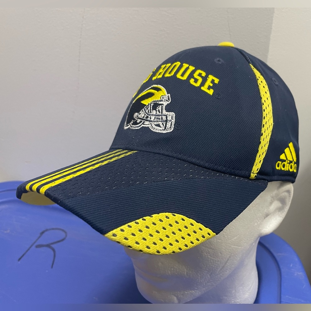 adidas UofM Big House University of Michigan size S/M Stretch-Fit Licensed Hat